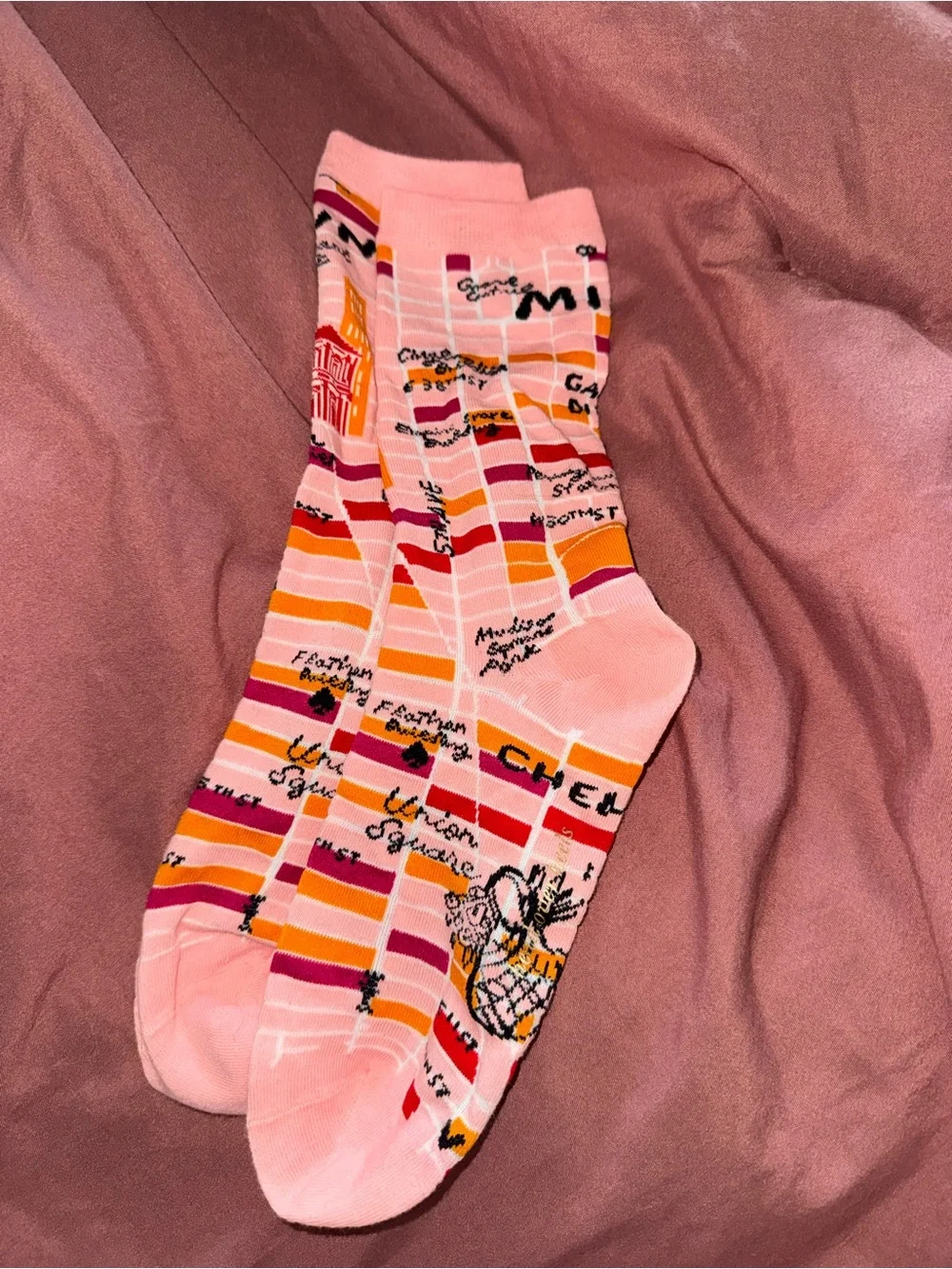 NWOT Kate Spade New York NYC Manhattan Icons pink socks